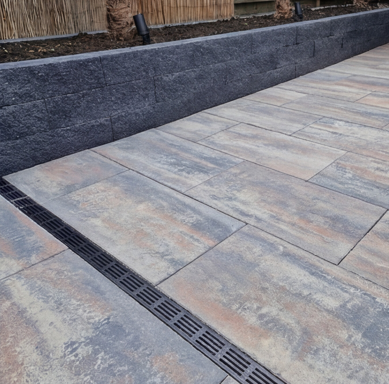 Diverse soorten tegels in verschillende materialen en stijlen voor vloeren en wanden